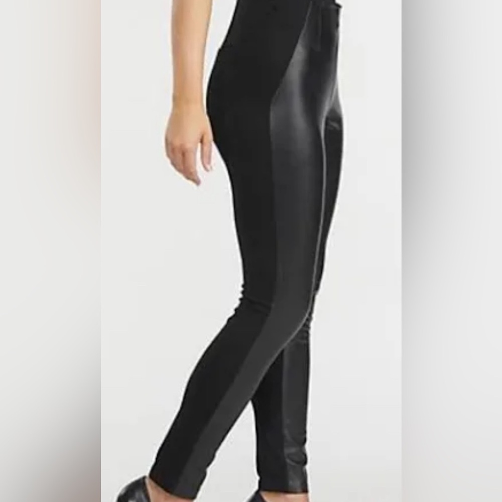Ellen Tracy two texture leather leggings